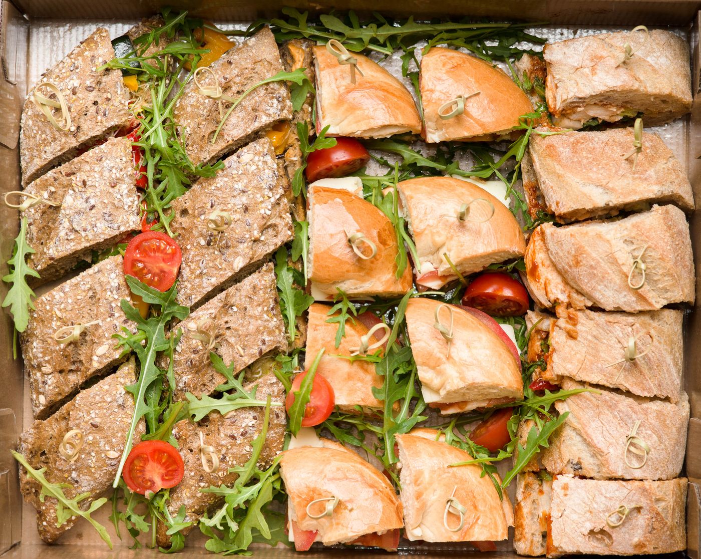 Plateau de sandwichs garnis